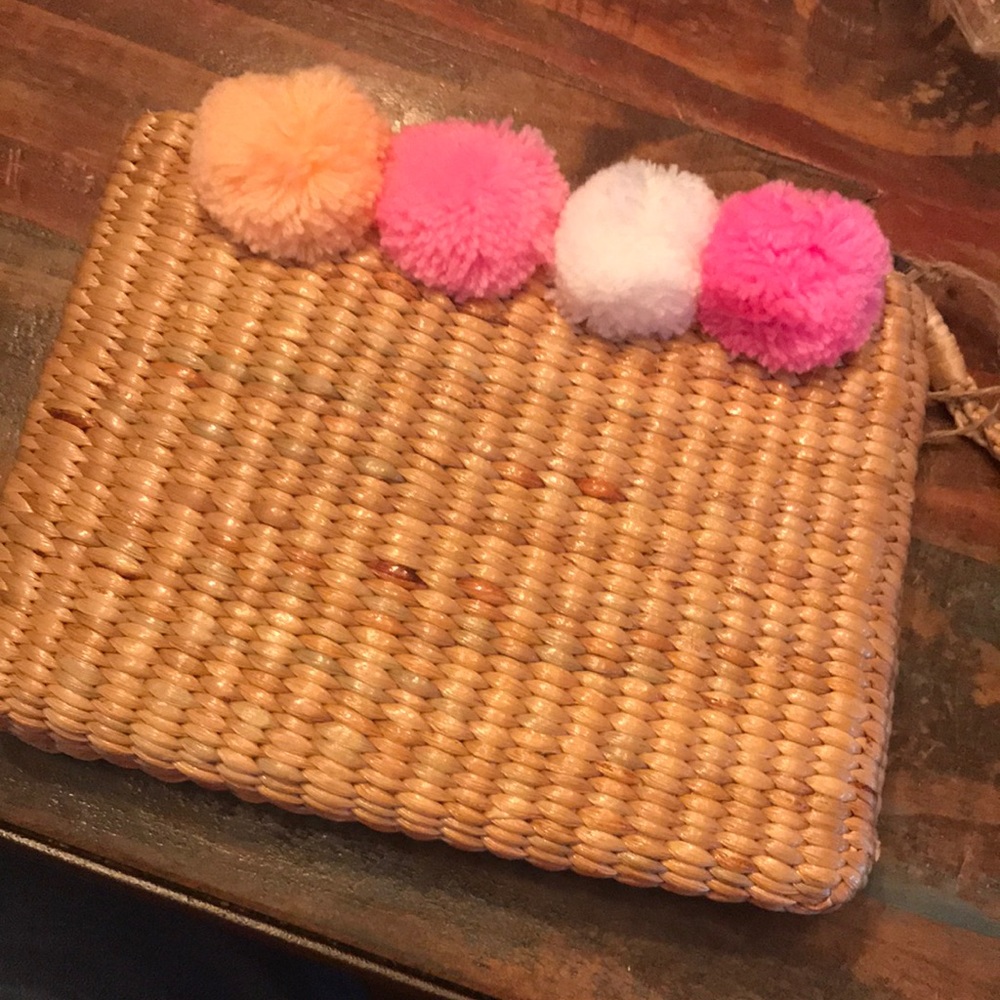 Sea & Grass Wristlet Pom Pom Bag